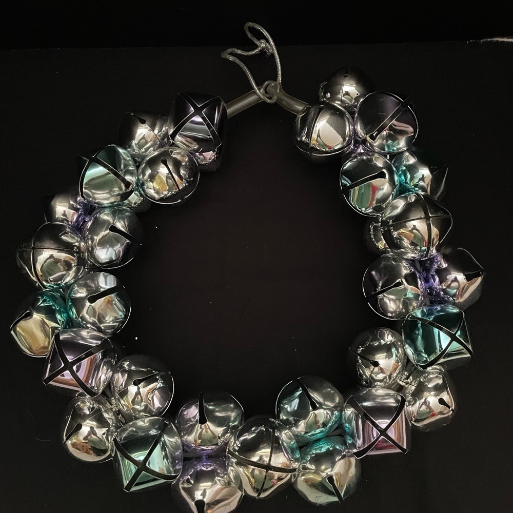 Metal Silver Jingle Bells Wreath Blue Purple Pink Accents Christmas‎ Holiday